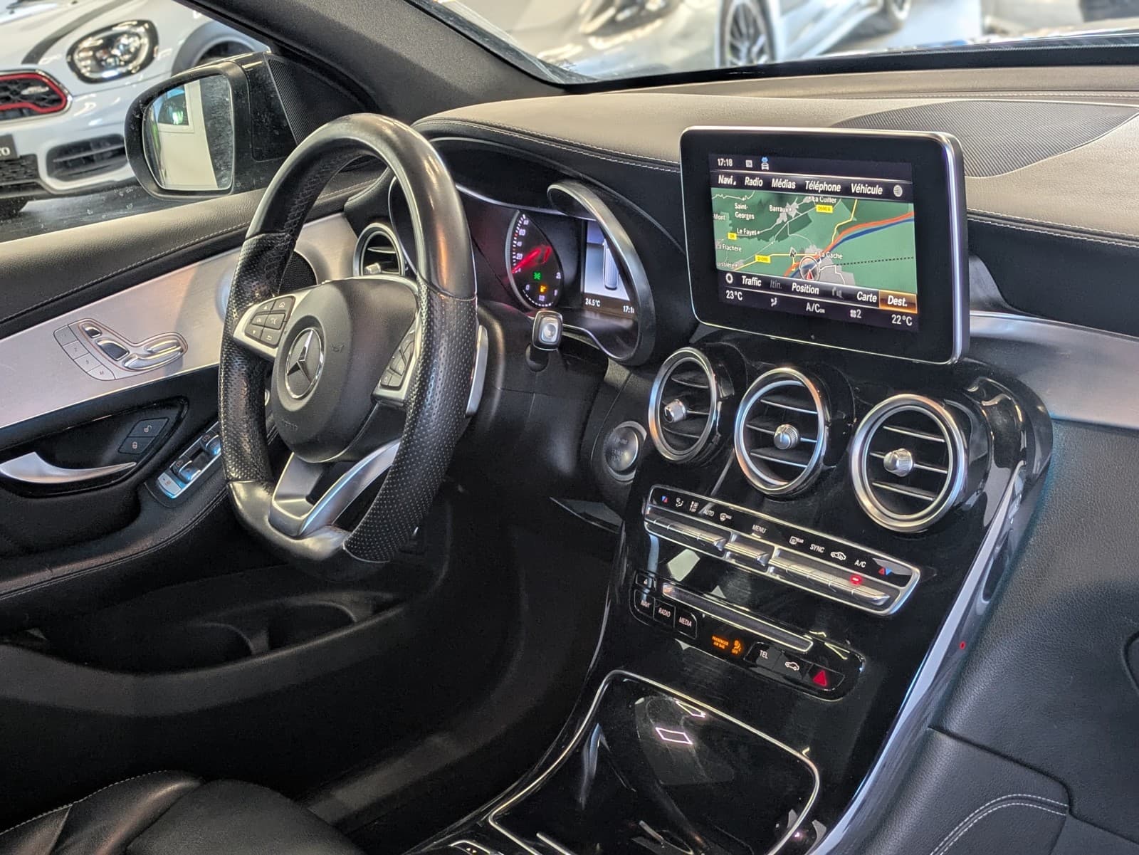 MERCEDES GLC Classe 250d 9G-Tronic 4Matic Fascination AMG / Toit Ouvrant / GPS / Camera 360 — photo 6