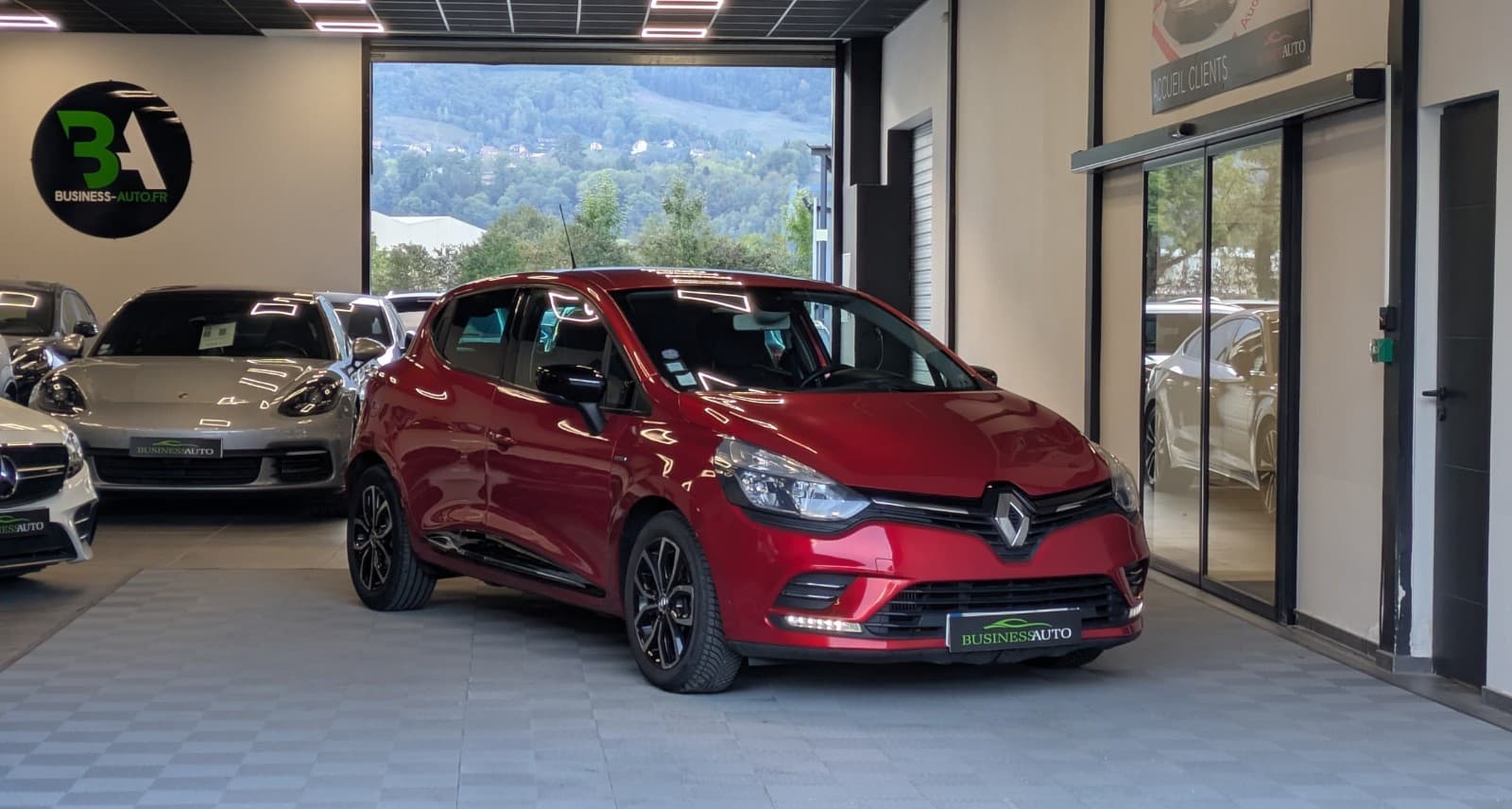 RENAULT CLIO TCe 120 Energy Limited — photo 2