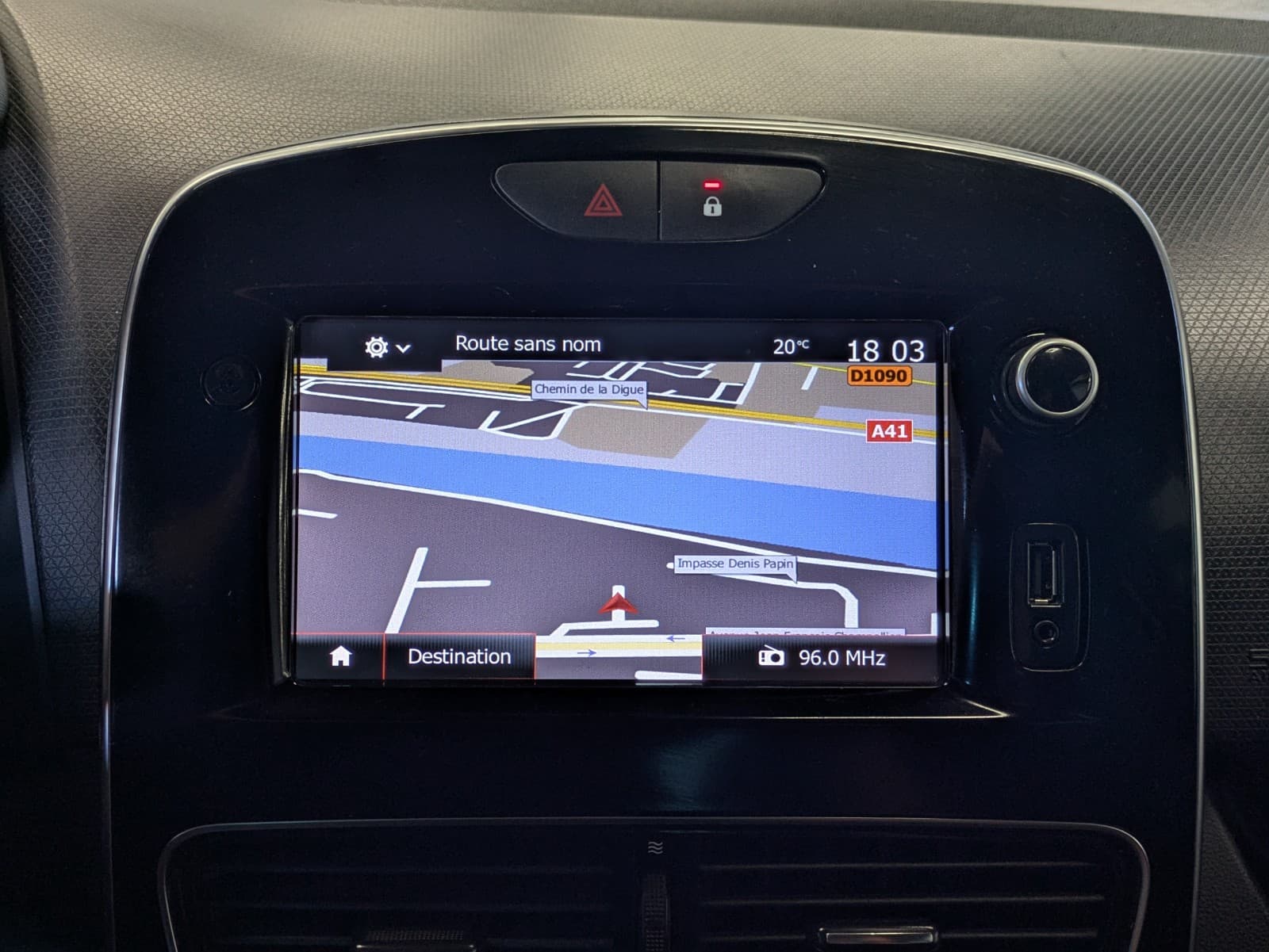 RENAULT CLIO TCe 120 Energy Limited — photo 6