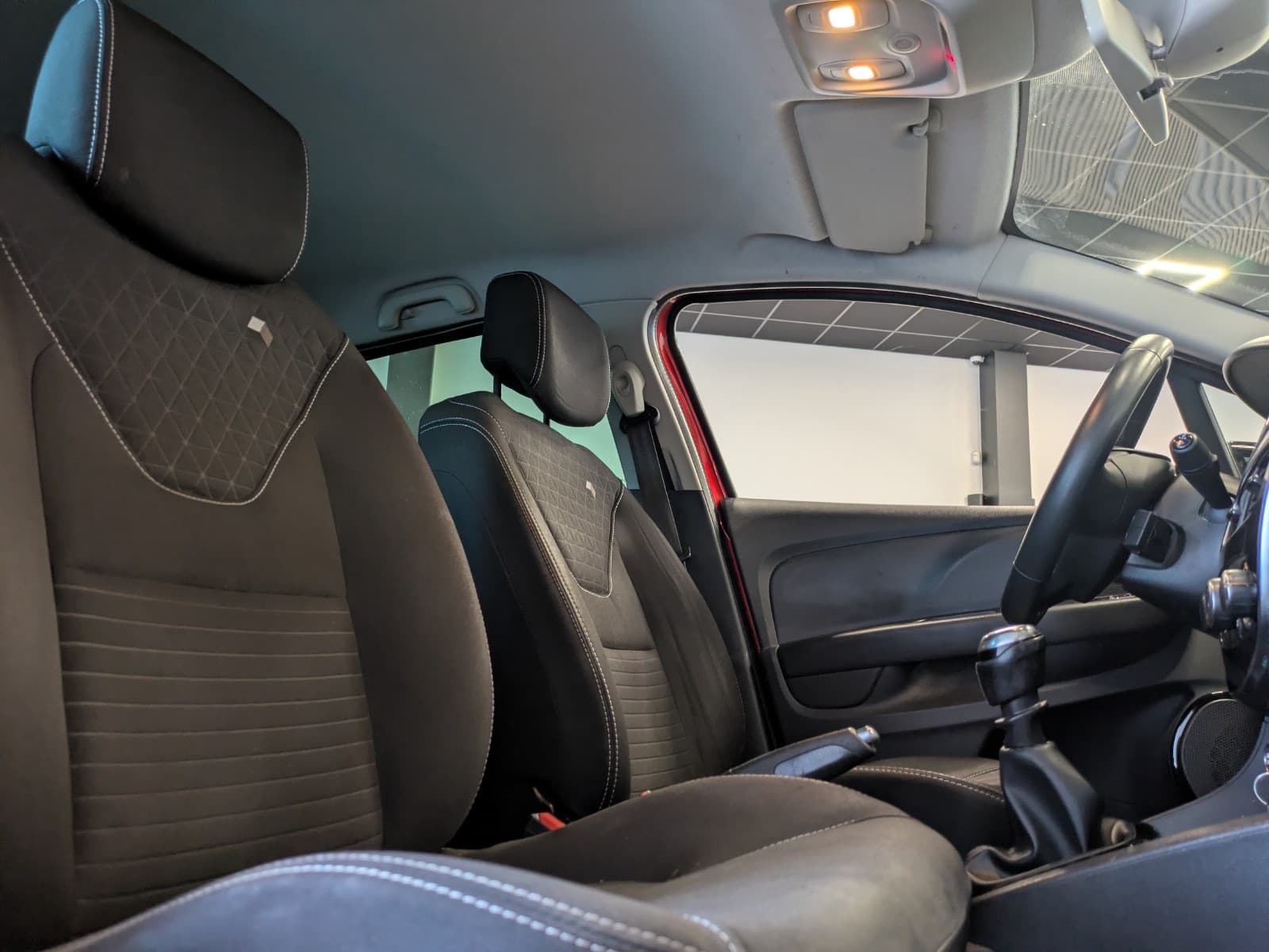 RENAULT CLIO TCe 120 Energy Limited — photo 4