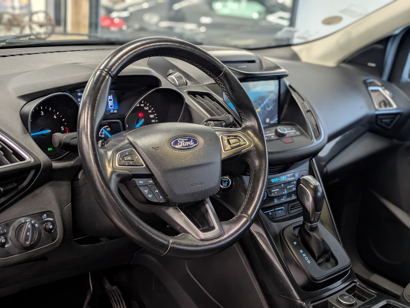 FORD KUGA 1.5 TDCi 120 S&S 4x2 Powershift Titanium — photo 5