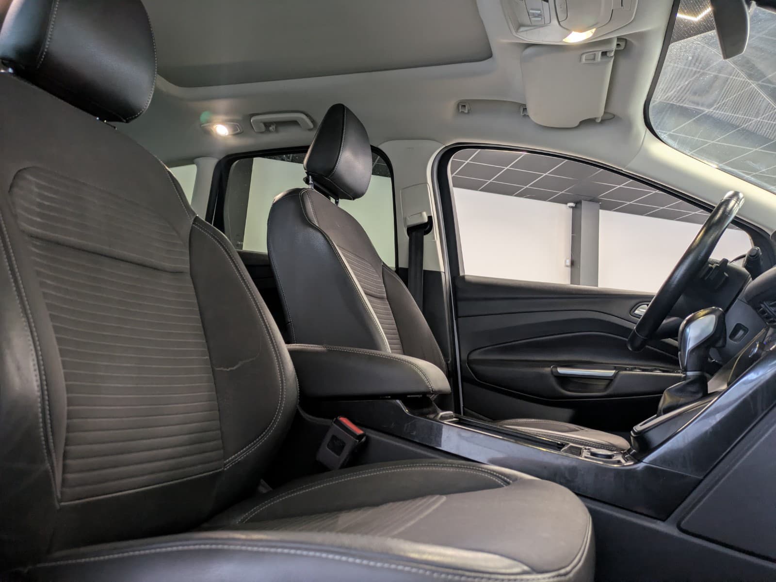 FORD KUGA 1.5 TDCi 120 S&S 4x2 Powershift Titanium — photo 4