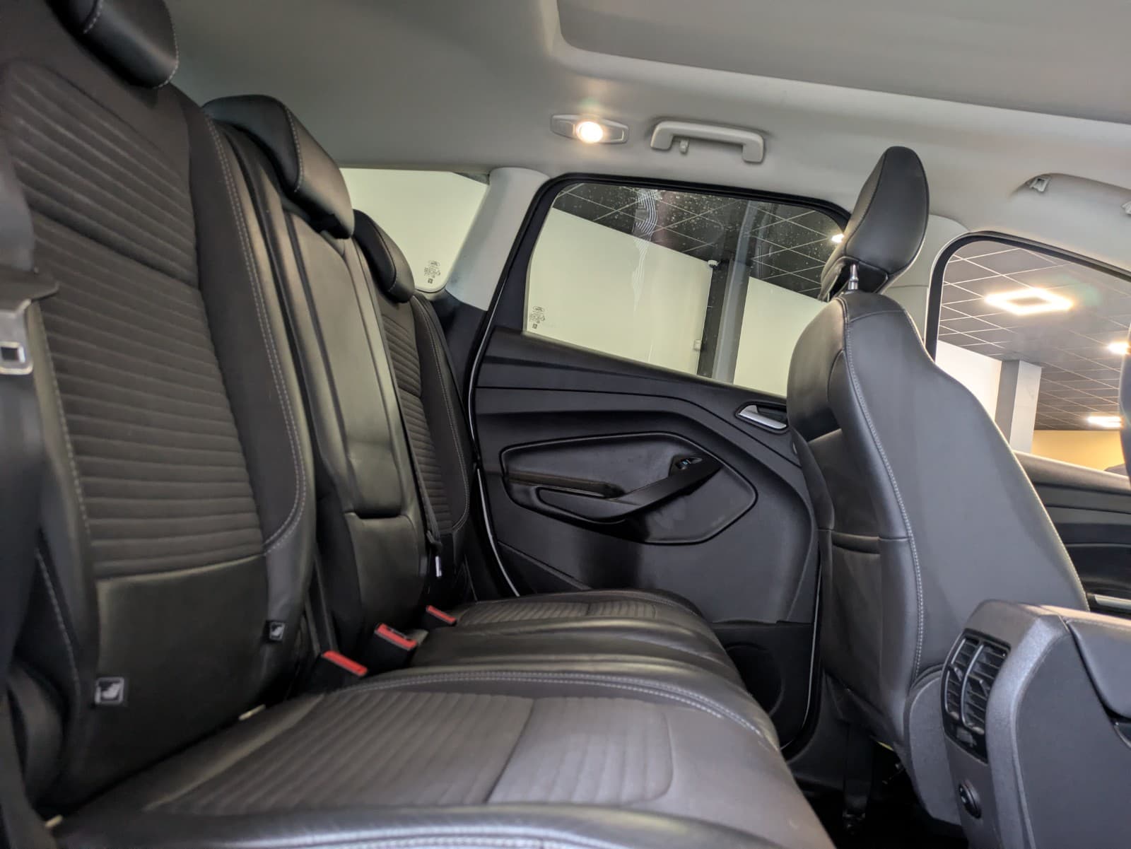 FORD KUGA 1.5 TDCi 120 S&S 4x2 Powershift Titanium — photo 3