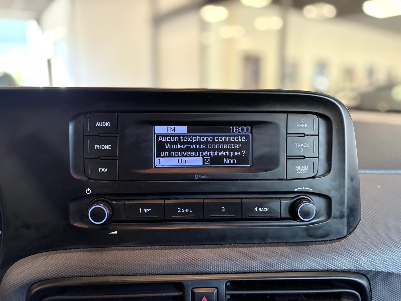 HYUNDAI I10 1.0 66CV BVM5 Initia / 5 Portes / Bluetooth / Détecteur Lignes Blanches — photo 11