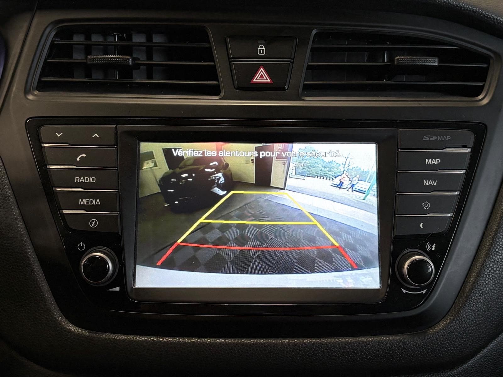 HYUNDAI I20 1.2 84cv Edition #Navi / GPS / Caméra / 5 Portes / Crit’Air 1 — photo 10