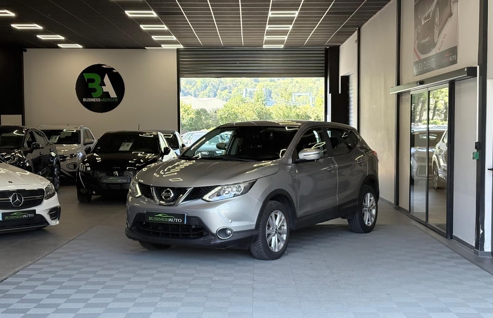 NISSAN QASHQAI 1.5 dCi 110cv Business Edition / GPS / Caméra 360 / Détecteur Lignes Blanches — photo 1