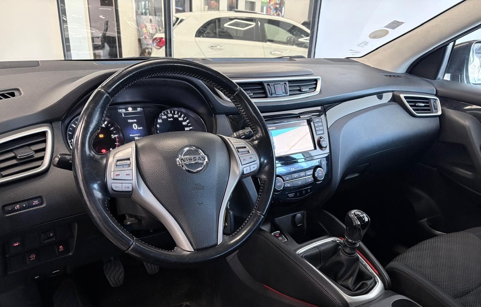 NISSAN QASHQAI 1.5 dCi 110cv Business Edition / GPS / Caméra 360 / Détecteur Lignes Blanches — photo 4