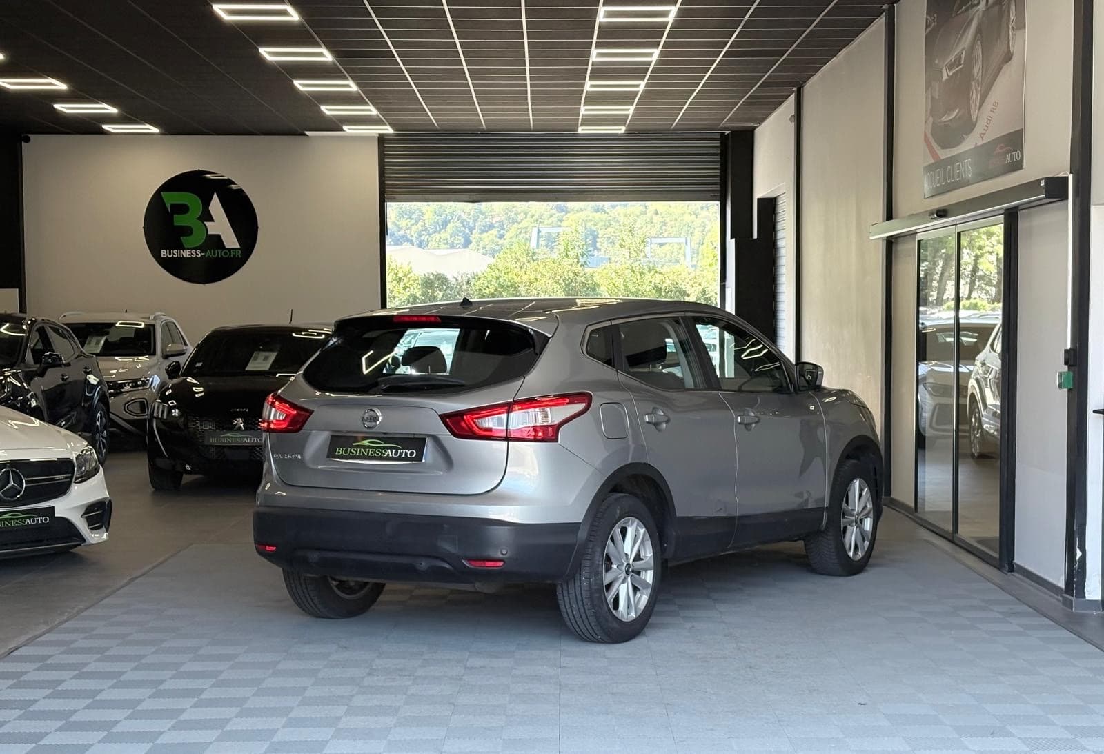 NISSAN QASHQAI 1.5 dCi 110cv Business Edition / GPS / Caméra 360 / Détecteur Lignes Blanches — photo 7