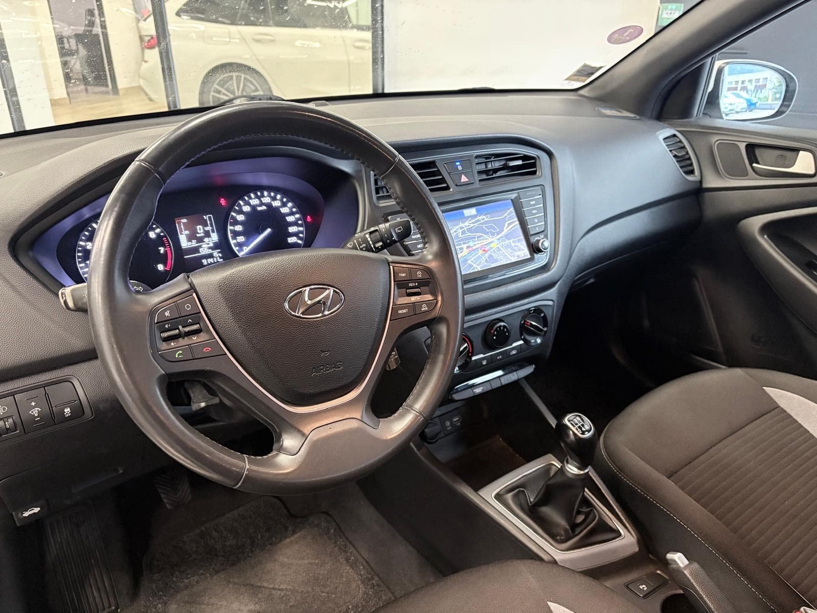 HYUNDAI I20 1.2 84cv Edition #Navi / GPS / Caméra / 5 Portes / Crit’Air 1 — photo 4